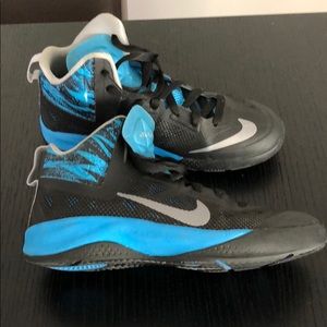 Nike girls basketball shoes